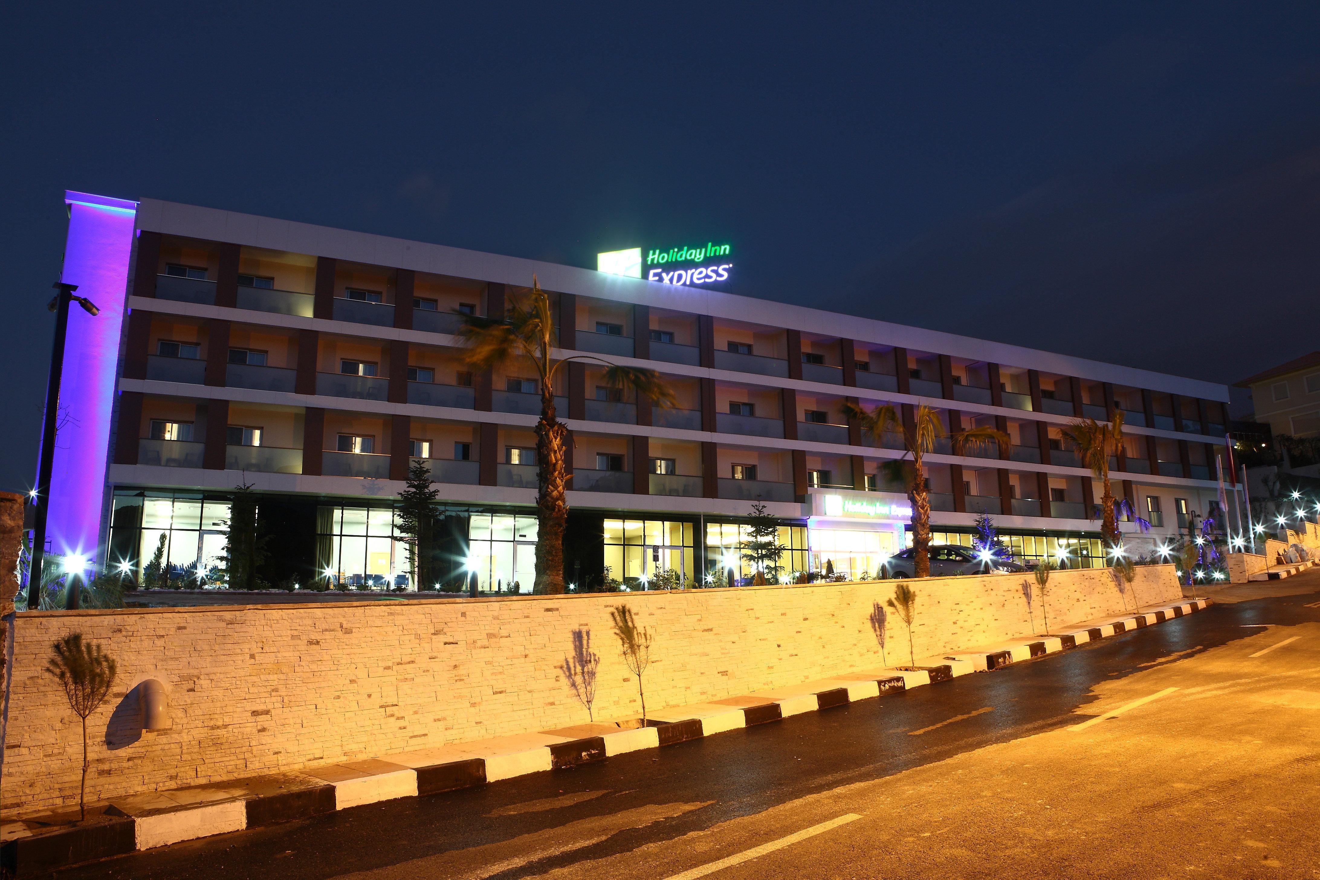Holiday Inn Express Manisa-West By Ihg Exterior photo