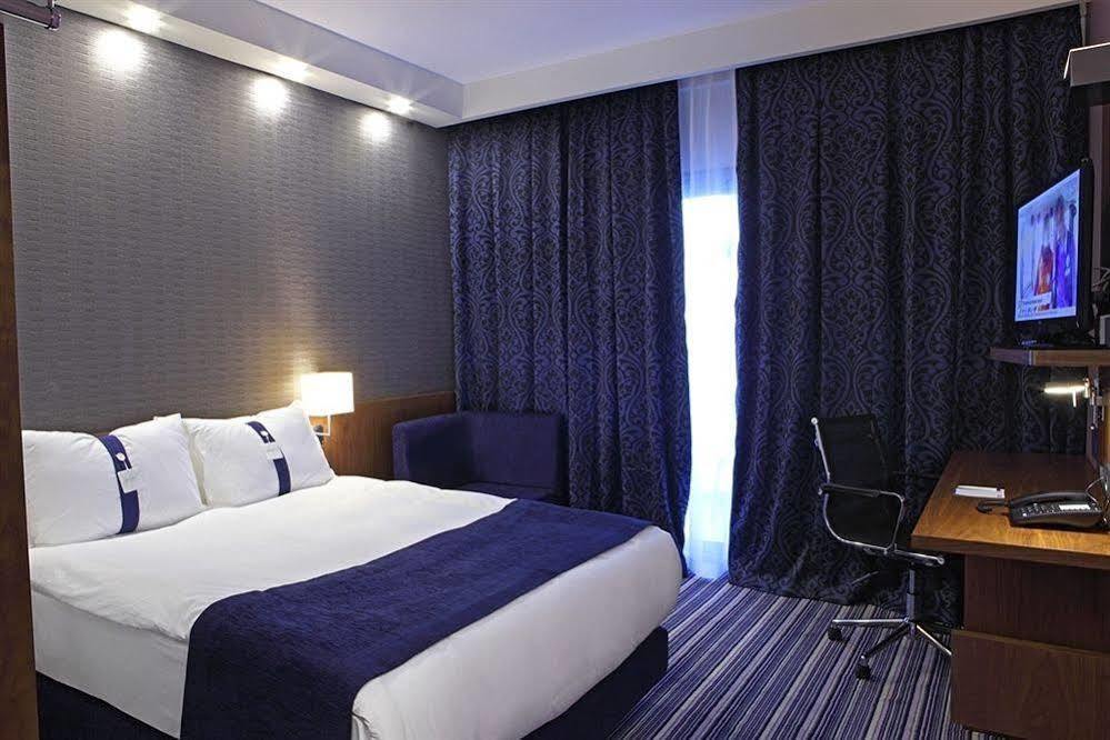 Holiday Inn Express Manisa-West By Ihg Exterior photo